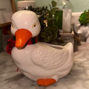 🦆 🧡 1970’s VINTAGE~ Ceramic Pekín duck planter With Knitted Scarf